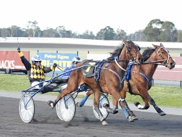 A special moment as Jodi Quinlan and Illawong Byron combine to win the Seelite Windows and Doors Redwood Classic at Maryborough. 