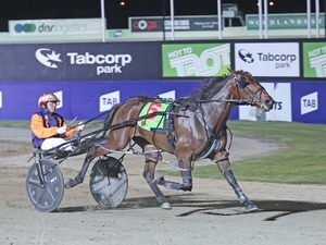 Nostra Beach glides home at Melton, dominating her APG fillies' heat. 