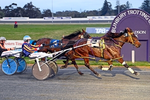 Mr Fantastic NZ claiming the first at Bunbury